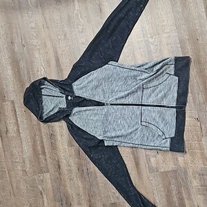 4/$25 Men's two toned zip up holdie